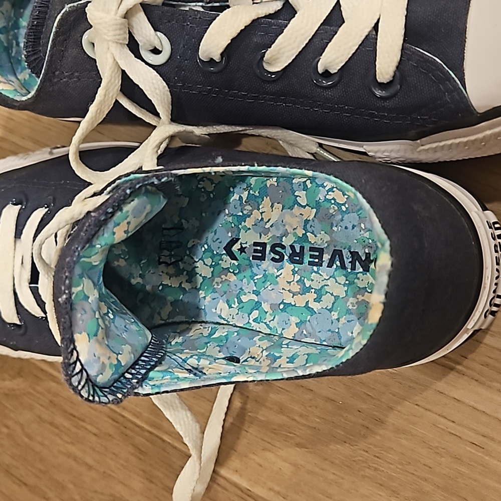 Converse sneakers - Picture 3 of 4